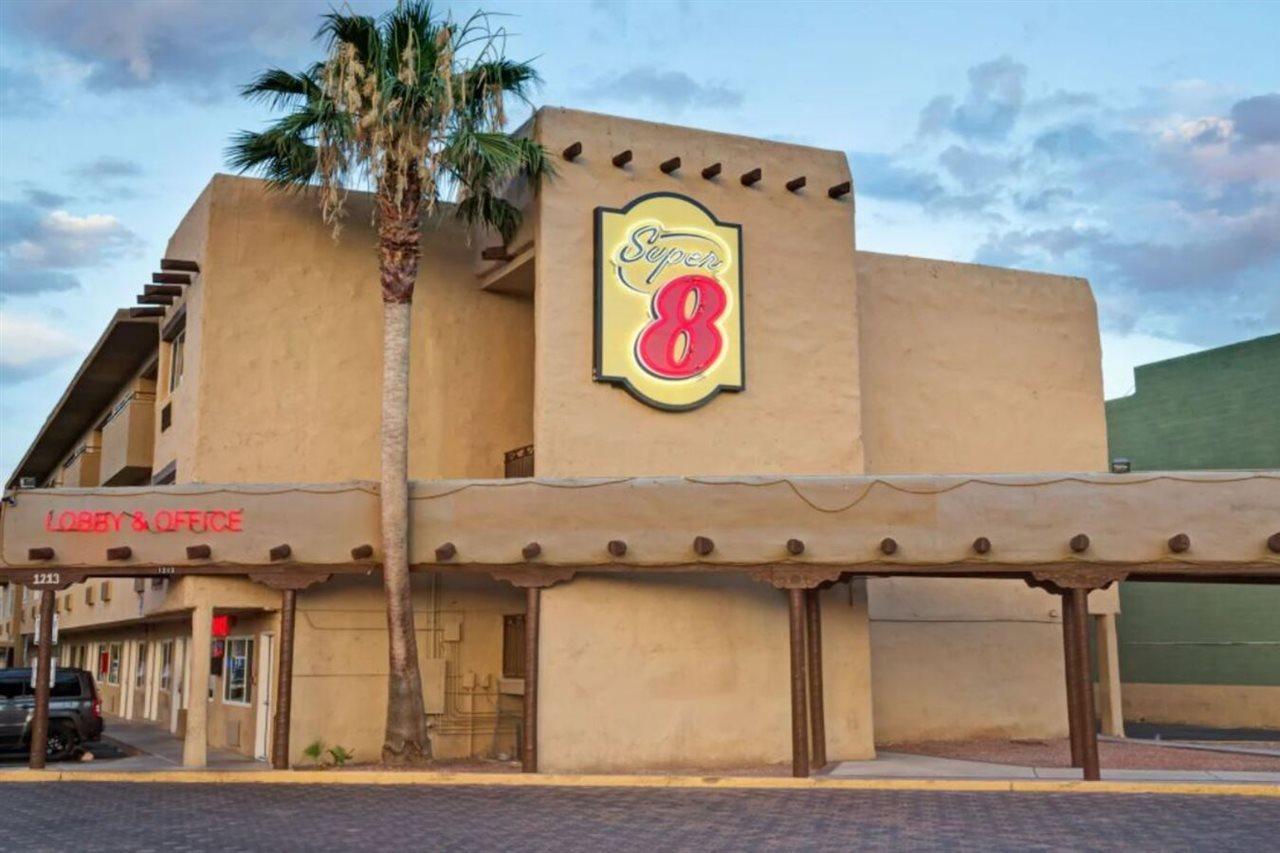 Super 8 By Wyndham Las Vegas North Strip/Fremont St. Area Exterior foto