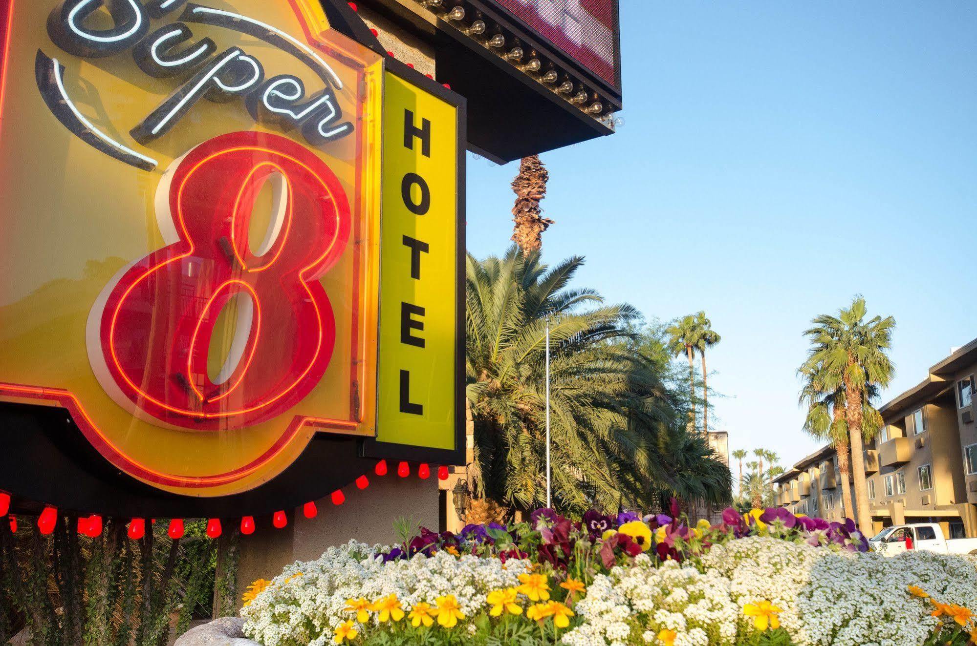 Super 8 By Wyndham Las Vegas North Strip/Fremont St. Area Exterior foto