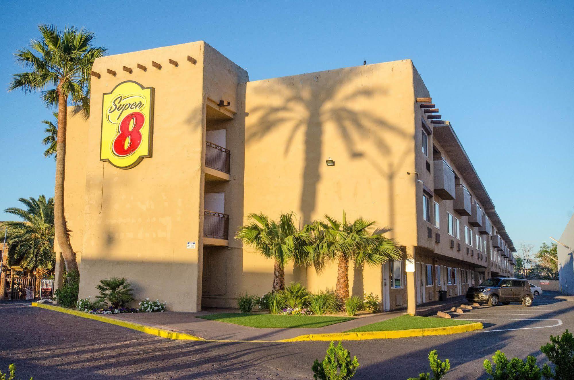 Super 8 By Wyndham Las Vegas North Strip/Fremont St. Area Exterior foto